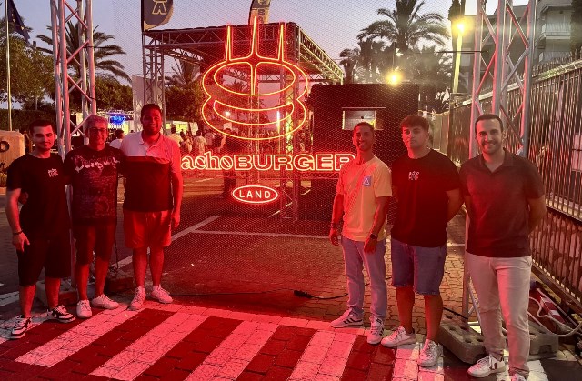 “Acho Burger Land” abre sus puertas en Águilas