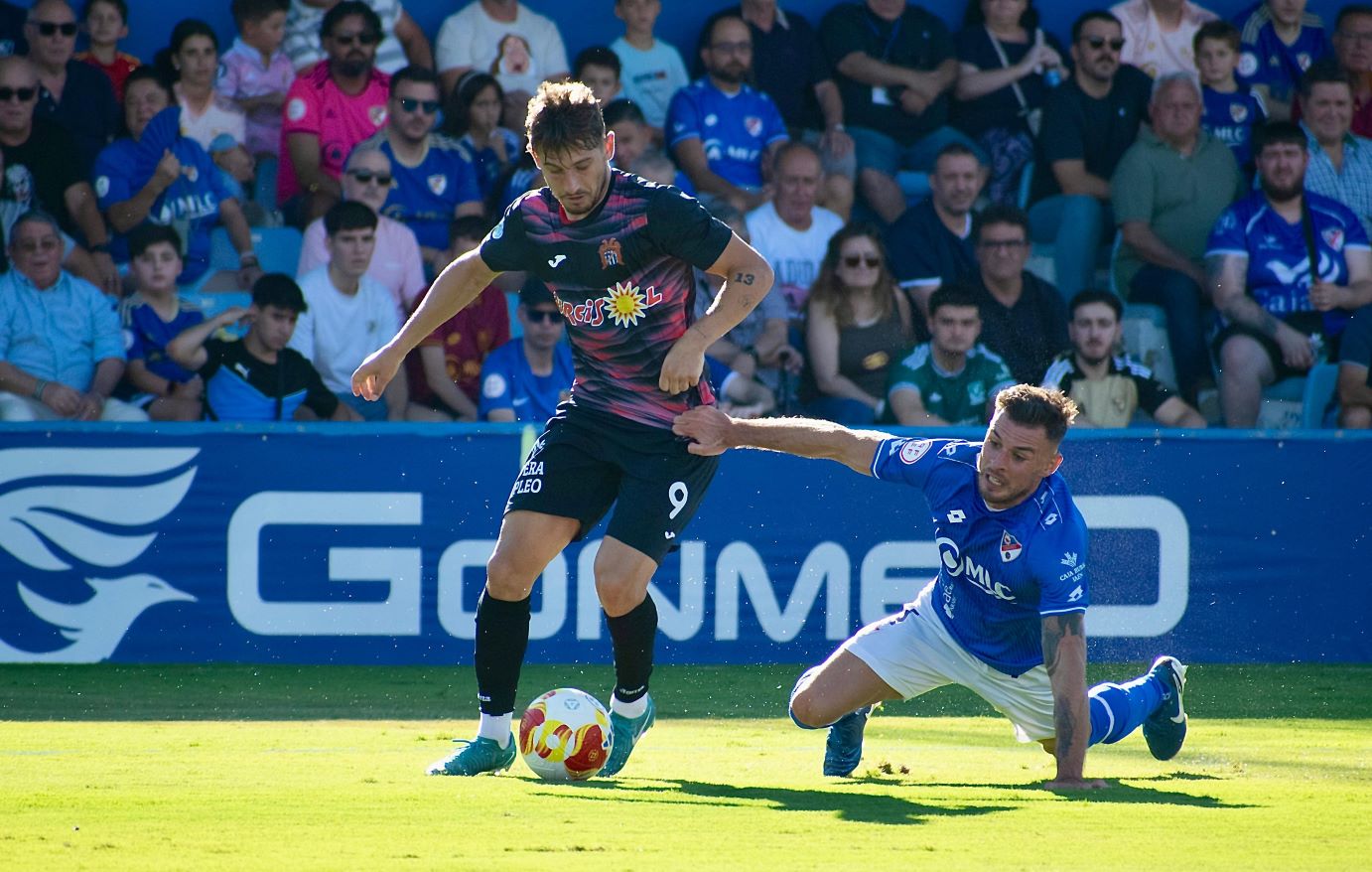 El Águilas empata ante el Linares y se mete en puestos de playoff de ascenso