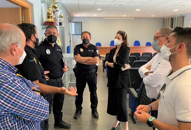 Policía Local establecerá mañana un nuevo dispositivo para evitar colas en los coches durante la jornada de vacunación