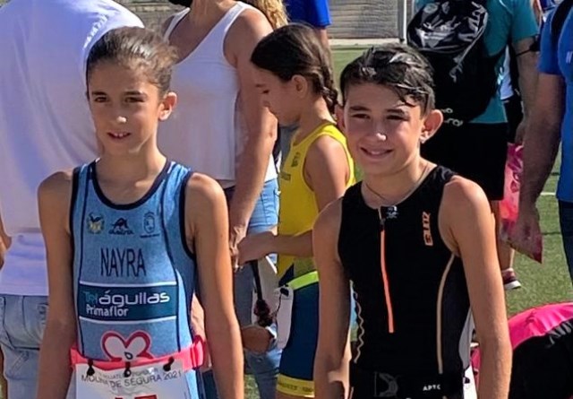 Los aguileños Arturo García y Nayra Novoa, galardonados en la Gala Triatlón de la Región de Murcia