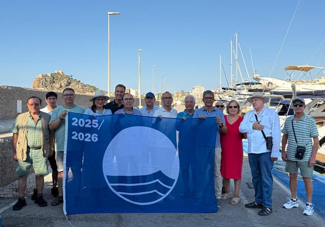 La Bandera Azul vuelve a ondear en el Club Náutico de Águilas como lo ha hecho durante tres décadas