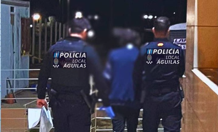 Detenido en Águilas un hombre sorprendido dentro de una vivienda y posteriormente en el interior de un vehículo
