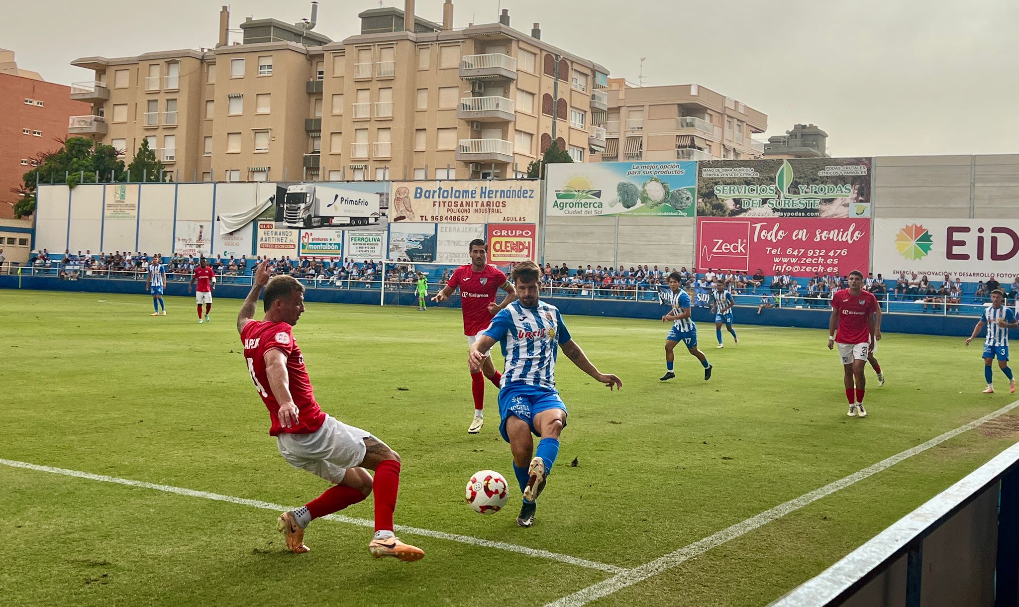 El Águilas suma su quinto empate del curso en otro partido en el que mereció más y en el que el arbitraje volvió a desesperar al Rubial