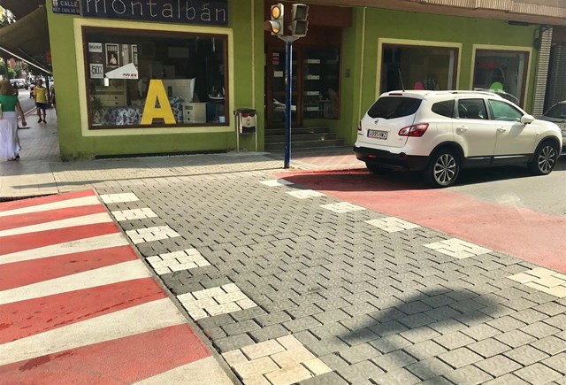 El Ayuntamiento pone en marcha una actuación para mejorar la accesibilidad y transitabilidad en la zona comercial del centro de Águilas