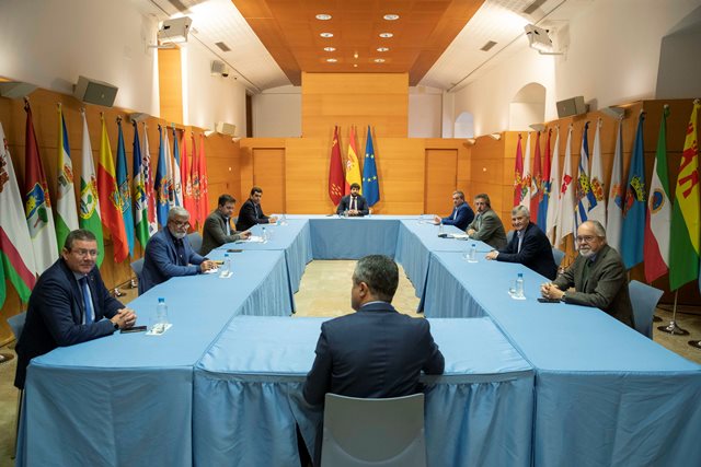 La Comunidad asegura que el abastecimiento de alimentos “está garantizado ya que la producción y el transporte están a pleno rendimiento”