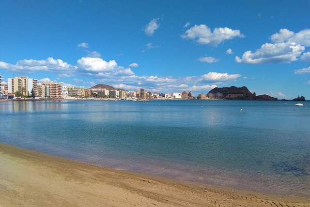 La AEMET amplía a Naranja las alertas por ola de calor de este fin de semana en Águilas 