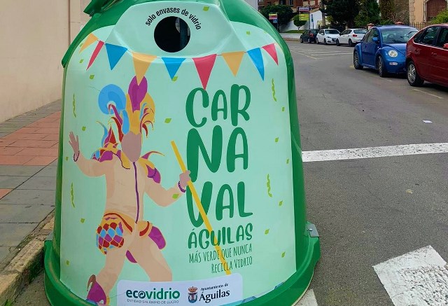 El Ayuntamiento y Ecovidrio ponen en marcha la campaña ‘Carnaval más verde que nunca’ para incentivar el reciclaje de vidrio en Águilas