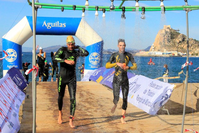 Alberto Rodríguez y Manuela Alonso se proclaman en Águilas Campeones de España de Triatlón Militar 