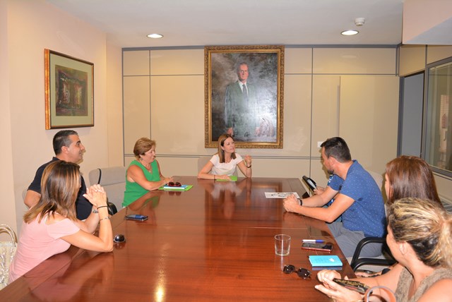 Reunión de trabajo entre la Federación Local de Asociaciones de Madres y Padres de Alumnos y el Ayuntamiento de Águilas  