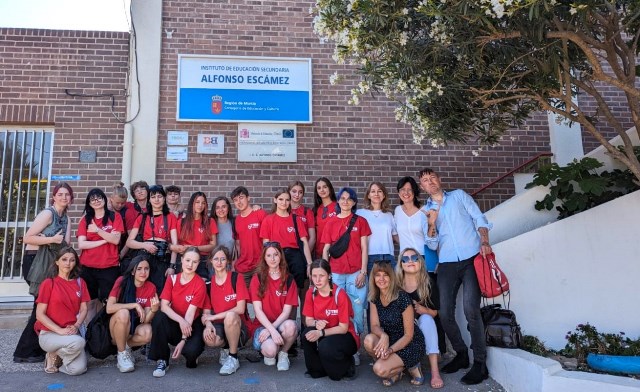 Alumnos y profesores de Polonia visitan el IES Alfonso Escámez de Águilas