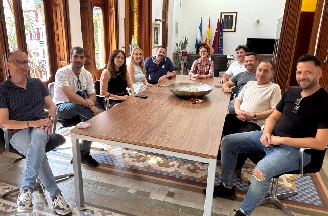 La nueva Junta Directiva de HosteÁguilas mantiene un encuentro con la alcaldesa de Águilas y el edil de Turismo