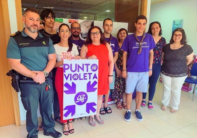  La Concejalía de Igualdad pone en marcha un Punto Violeta para la muestra del Carnaval de Verano en Águilas 