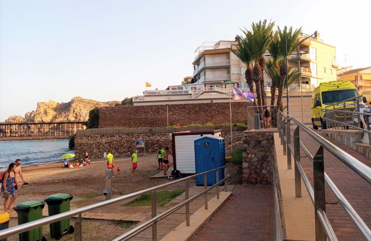 Una joven de 24 años se fractura un brazo al saltar desde el Embarcadero del Hornillo  