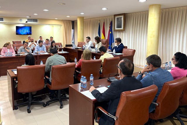 El PP denuncia que “el Ejecutivo de Moreno se pliega ante Sánchez y renuncia a exigirle que transfiera 2.626.333,67 euros al Ayuntamiento de Águilas”