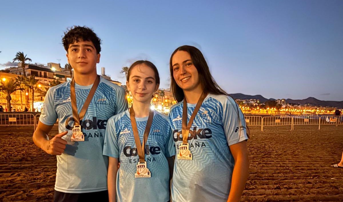 El Club Natación Águilas logra tres podios en la II Travesía a Nado Desafío Pecio Fenicio