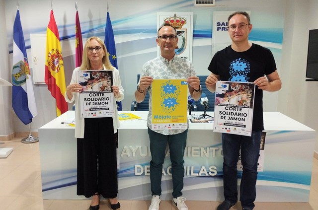 La Plaza de España acoge el sábado un corte de jamón solidario a beneficio de la Asociación de Esclerosis Múltiple del Área III