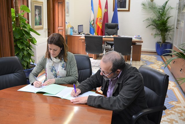 El Ayuntamiento de Águilas y la organización local de taxistas aprueban un cuadrante de guardias para mejorar el servicio