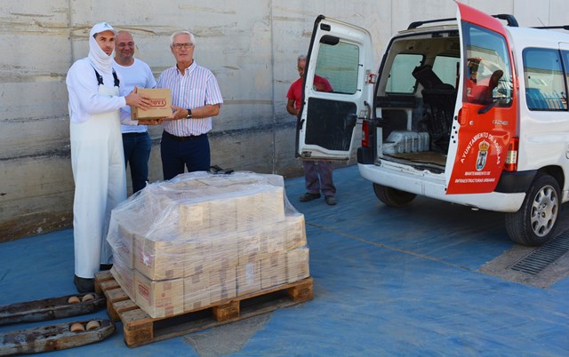 Culmarex dona un palé de ceras de colores a los colegios de Águilas