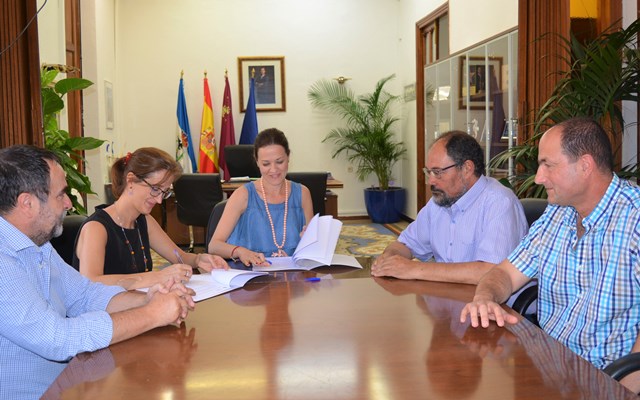 Más de doscientas familias sin recursos recibieron ayuda para pagar sus recibos de agua y alcantarillado el pasado año en Águilas