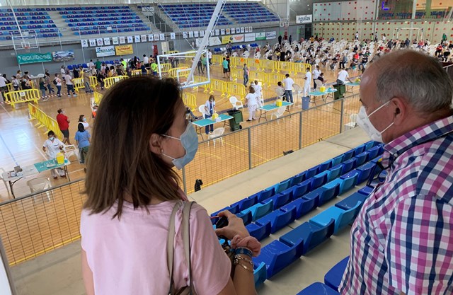 Más de dos mil personas se vacunaron ayer en otra maratoniana jornada de inmunización en Águilas 