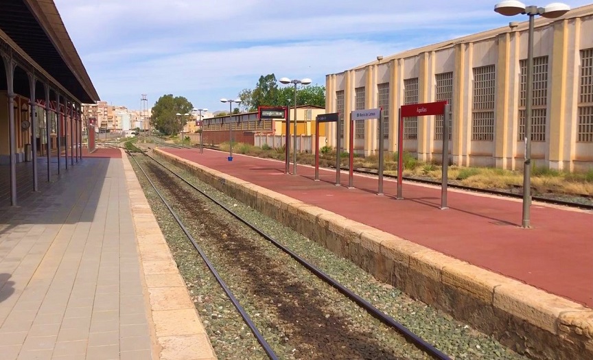 Nuevas adhesiones a la concentración en Defensa del Ferrocarril de este jueves en la estación de Águilas 