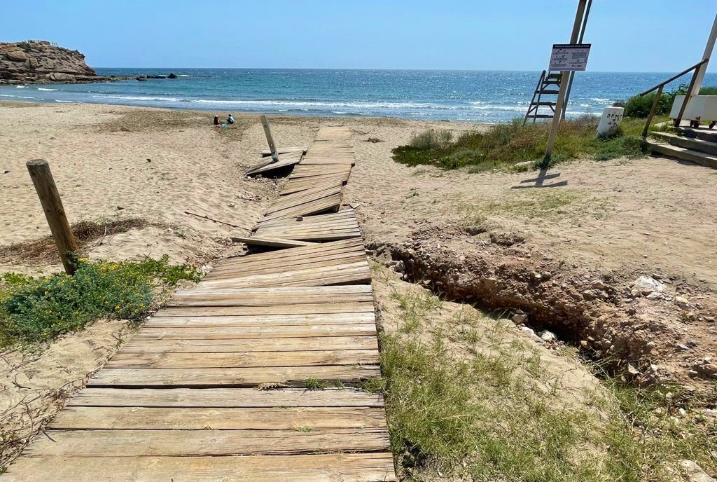 El PP solicita que se pongan en funcionamiento los Lavapiés y se acondicionen al baño las playas de Águilas