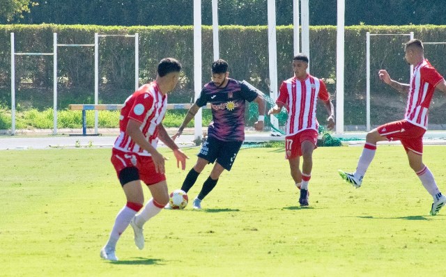 El Águilas gana en Almería y cierra la jornada a tan sólo un punto del playoff de ascenso