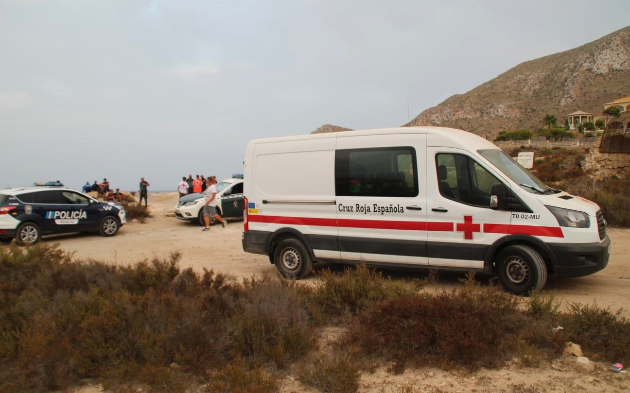 Llega a Águilas una segunda patera hoy lunes con más de una decena de inmigrantes a bordo  