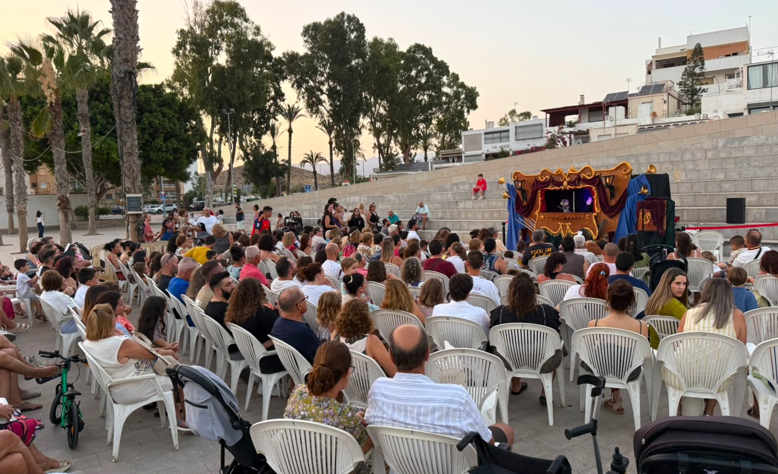 La explanada del auditorio de Águilas acoge “Elisa y la noche sin estrellas”