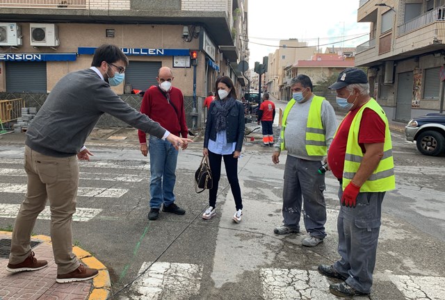  El Ayuntamiento realiza trabajos de mejora de la accesibilidad y reparaciones en varias calles de Águilas 