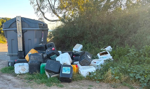 El Ayuntamiento de Águilas recuerda que los residuos de origen industrial y agrícola deben ser entregados a gestores autorizados