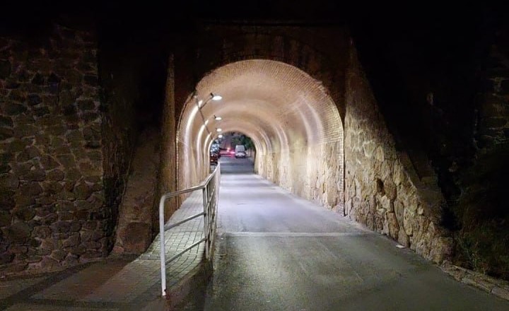 Mejora la iluminación del túnel del Hornillo en Águilas