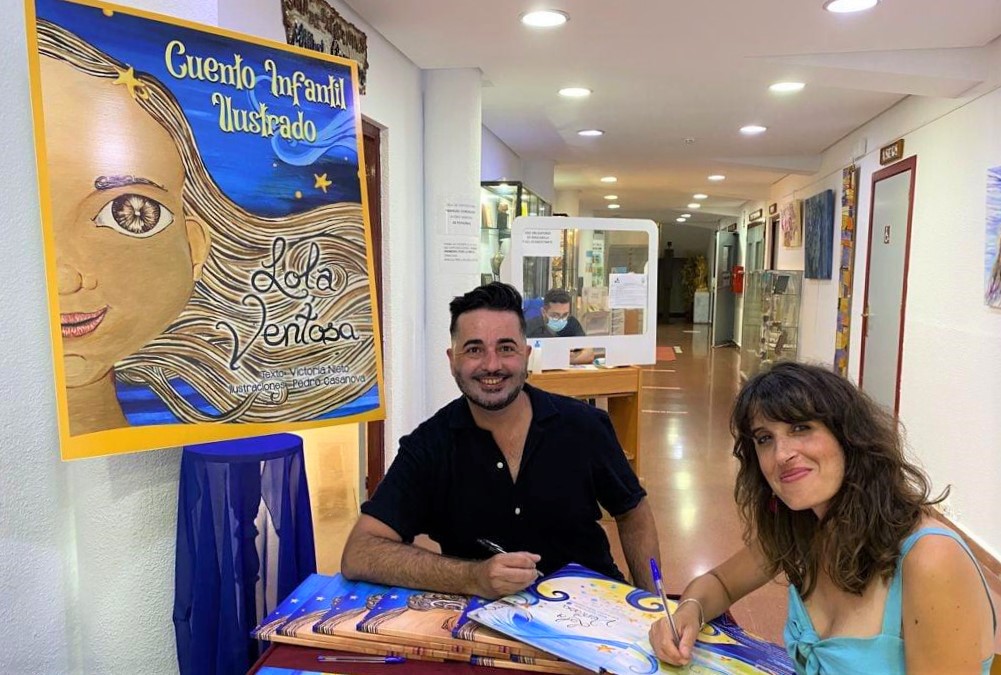 Victoria Nieto y Pedro Casanova presentan su libro “Lola Ventosa”