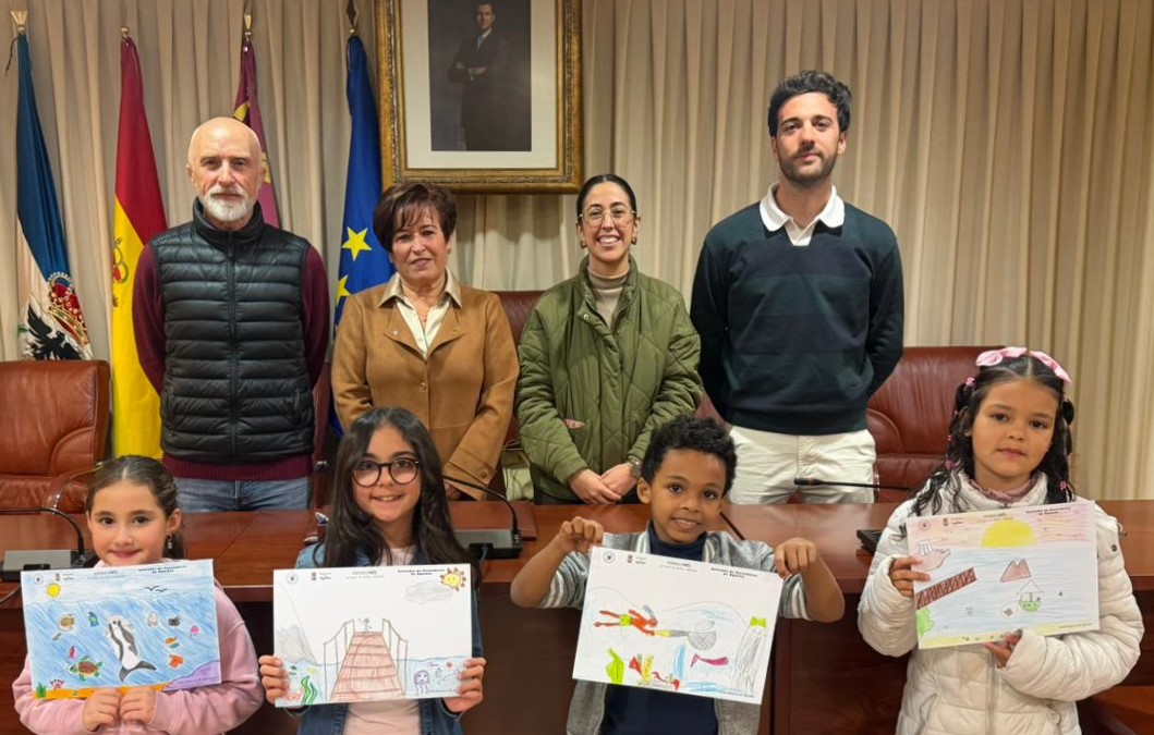 El Ayuntamiento de Águilas acoge la entrega de premios del concurso escolar “Cuidando la mar”