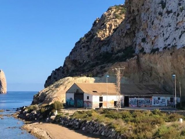 Luz verde a la creación de un Centro Nacional de Buceo de la Guardia Civil y una ordenanza para regular la acampada de caravanas en Águilas 