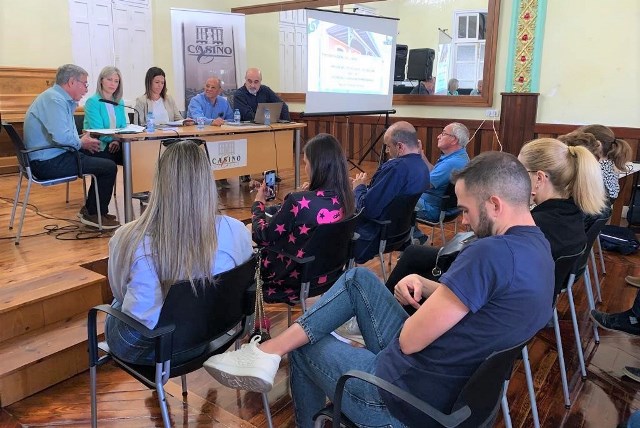 El Casino de Águilas acoge la presentación del libro “Crónicas y vivencias ferroviarias”