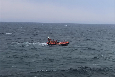 Socorristas del Plan Copla rescatan a dos bañistas en la playa aguileña de Matalentisco 