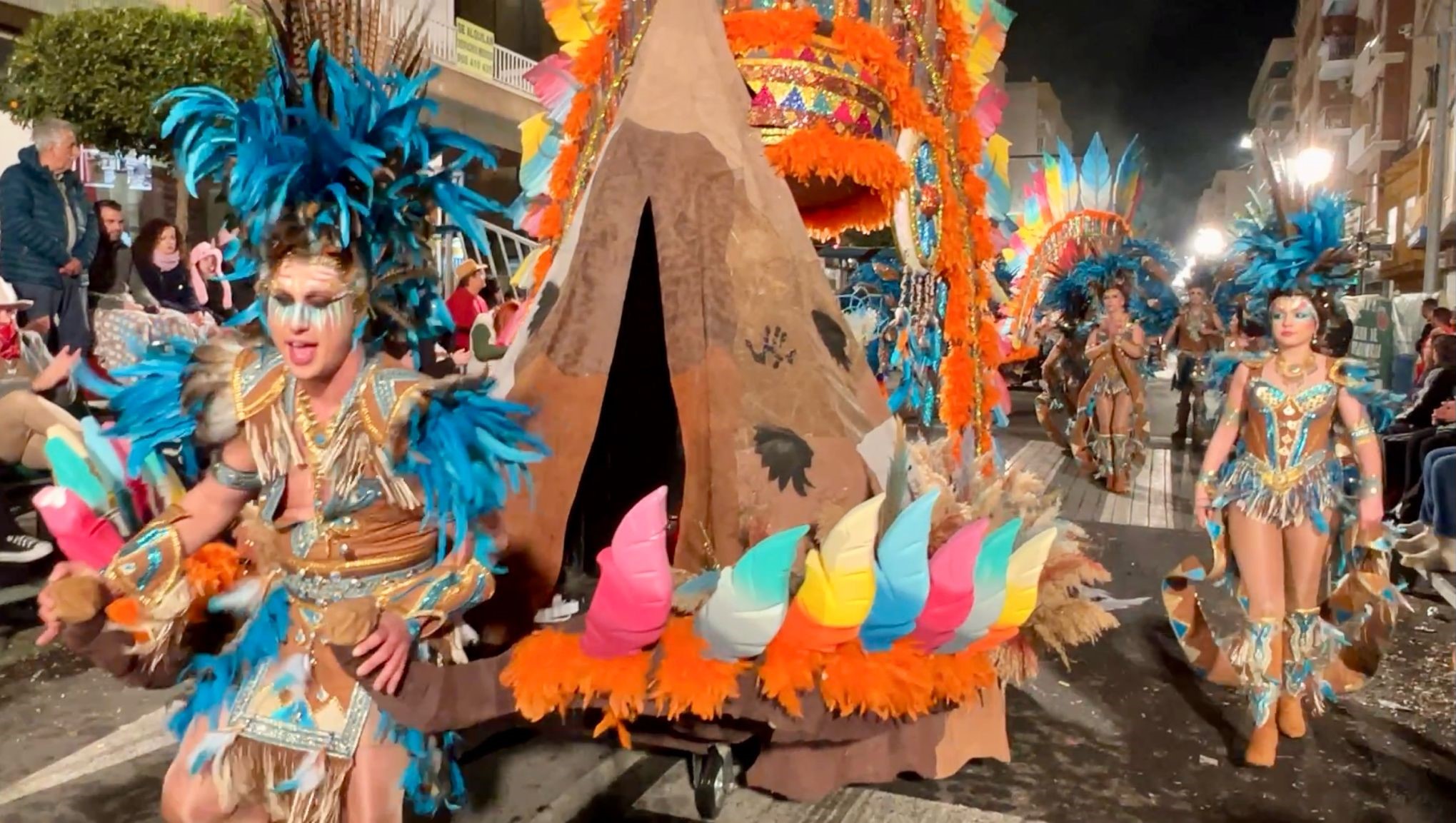 La Peña El Tangay se lleva el Águila Dorada a lo mejor del Carnaval de Águilas 2024