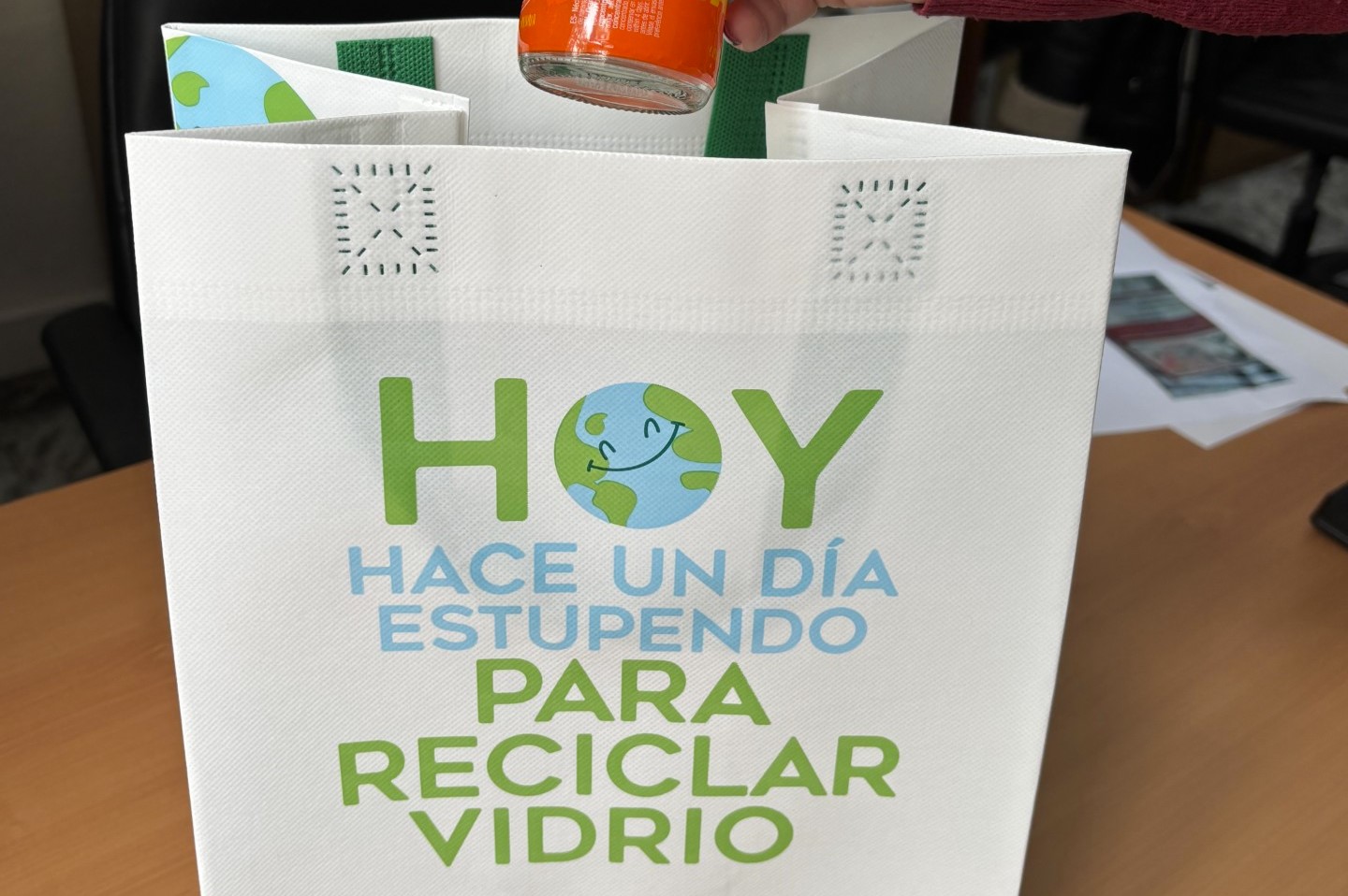 Ecovidrio y el Ayuntamiento de Águilas lanzan una campaña intensiva para mejorar el reciclaje de residuos de envases de vidrio usando herramientas de inteligencia artificial