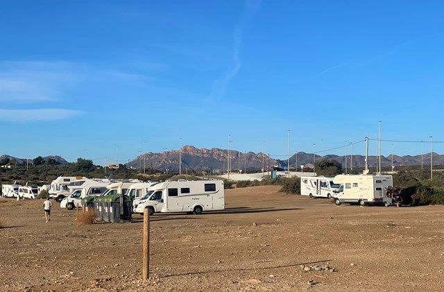 El PP denuncia que “el PSOE vota en contra de cumplir la Ordenanza municipal de autocaravanas en el pleno de Águilas”