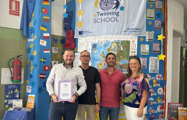 Las Lomas se convierte en el primer centro de Educación Infantil y Primaria de Águilas que obtiene el sello eTwinning