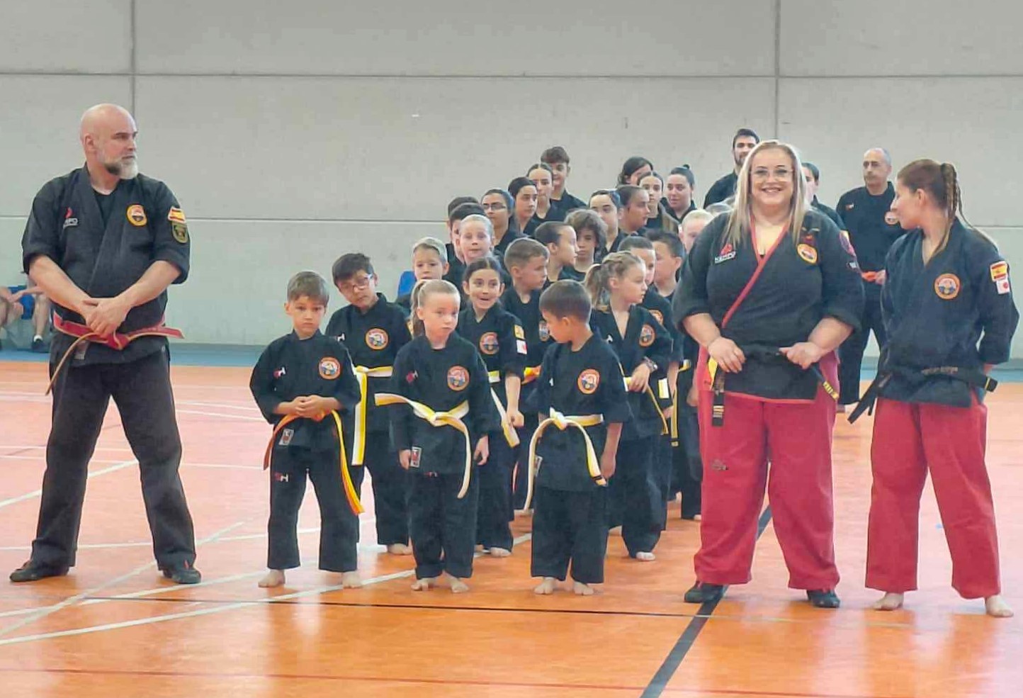 El equipo infantil de Hakuda Jutsu Águilas brilla en el Interclub benéfico celebrado en Roche