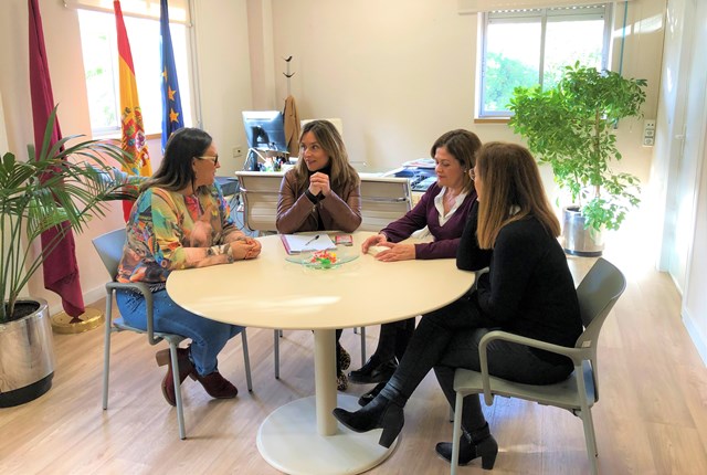 Representantes del PP de Águilas visitan la Dirección General de Personas con Discapacidad junto a la presidenta del Centro Ocupacional Urci 