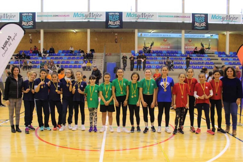 El programa ‘Jugando al Atletismo’ fomenta la práctica de este deporte entre los escolares de Águilas  