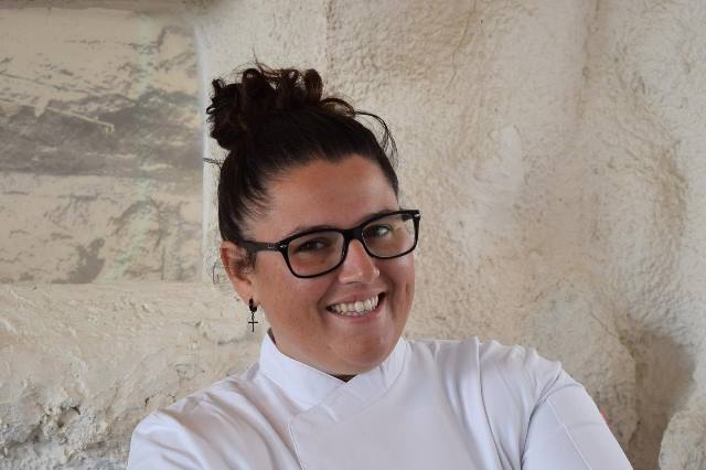 La chef Ana Cristina Ruz, de Arrecife Resto Bar, llevará a FITUR una muestra de la gastronomía aguileña   