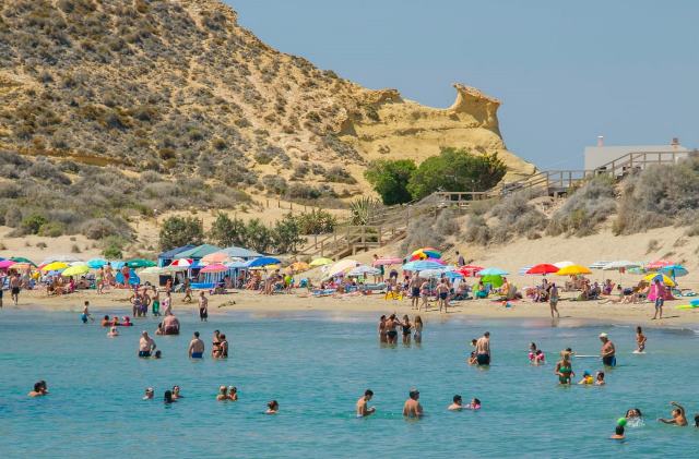 Las analíticas de calidad del agua de las playas de Águilas vuelven a arrojar resultados excelentes