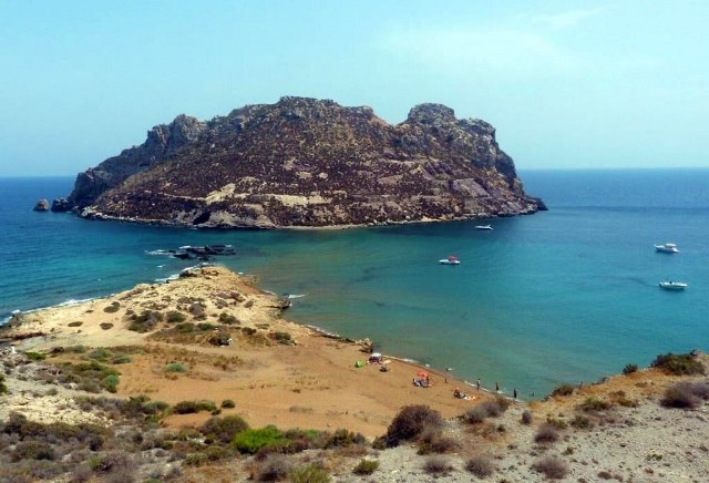 Fallece un hombre en el entorno de la Playa Amarilla de Águilas 