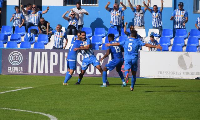 Un gol de Soler da un triunfo agónico al Águilas frente al Linares, en el regreso al Rubial