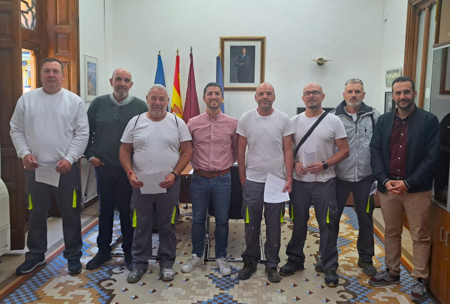 El Ayuntamiento de Águilas impulsa un nuevo Programa de Inserción Laboral con la contratación de tres conserjes subalternos y dos pintores oficiales de primera