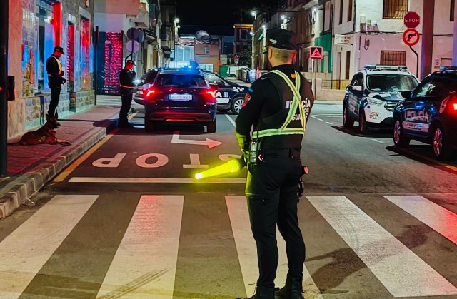 La unidad canina de la Policía Local de Águilas participa en controles preventivos de seguridad vial